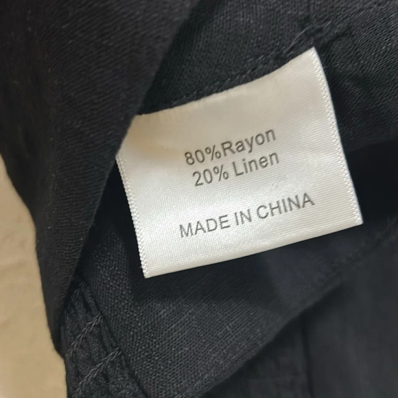 CAARA Black Cropped Smocked Back Tank Top NWT M - Picture 9 of 9